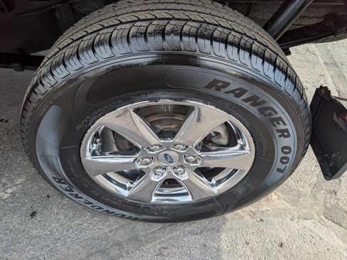 Used 2019 Ford F150 XLT w/ Equipment Group 302A Luxury image 10