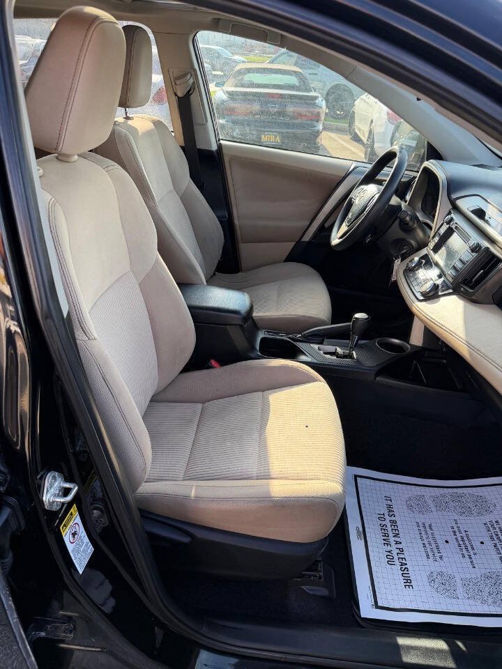 Used 2013 Toyota RAV4 XLE FWD image 32