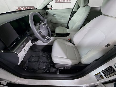 Certified 2025 Hyundai Kona SEL image 24
