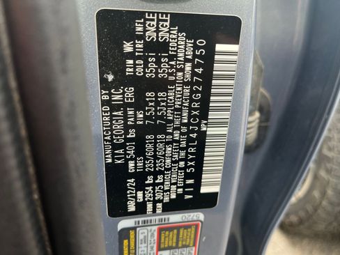 Used 2024 Kia Sorento S image 10