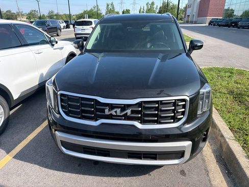 Used 2025 Kia Telluride S FWD image 2