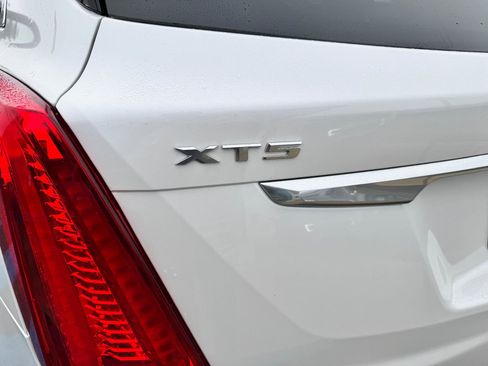 Used 2019 Cadillac XT5 AWD image 41