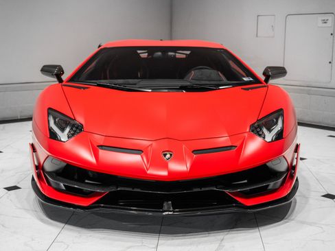 Used 2021 Lamborghini Aventador SVJ AWD/4WD image 4