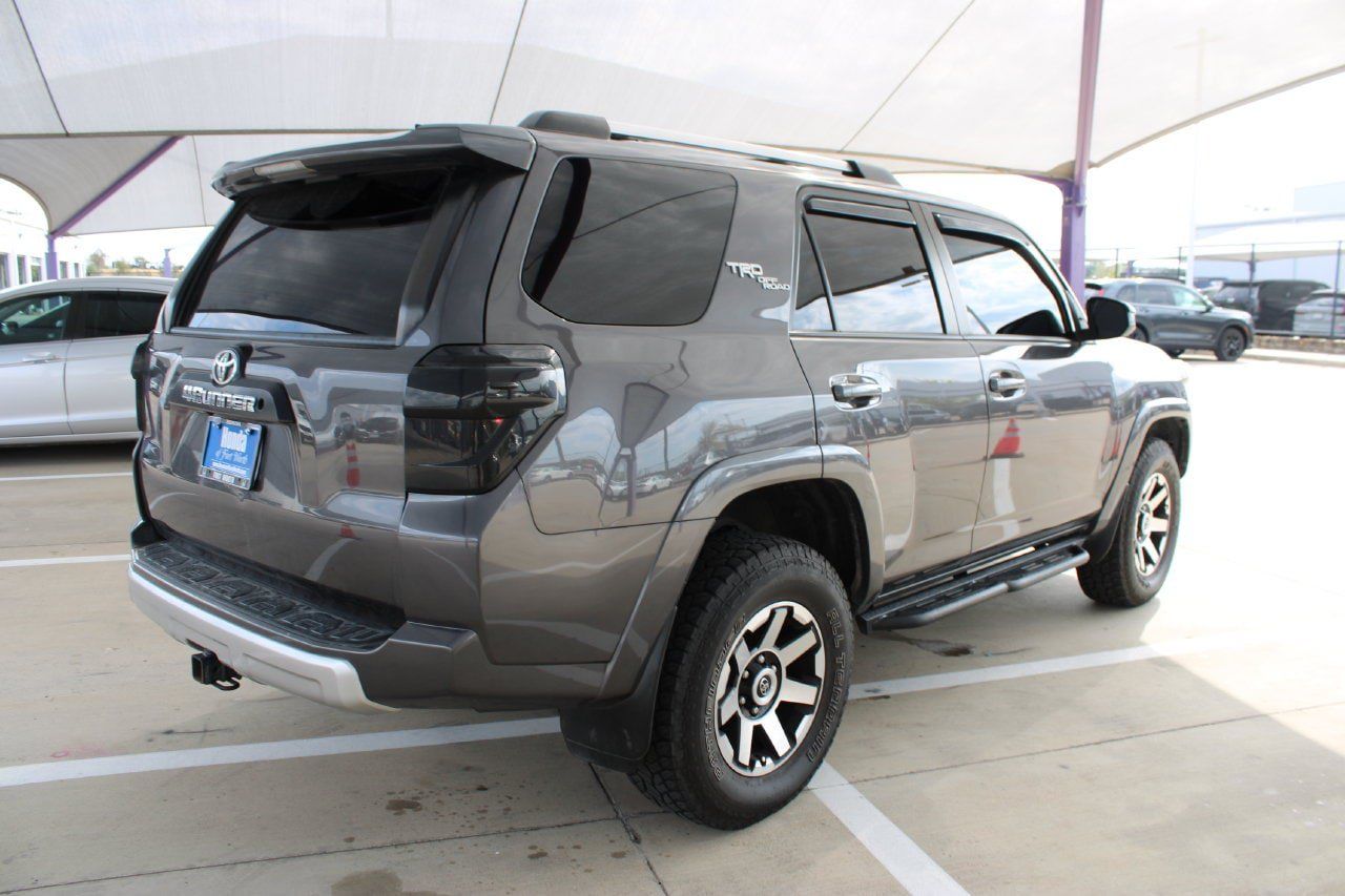 Used 2018 Toyota 4Runner TRD Off-Road AWD/4WD image 19