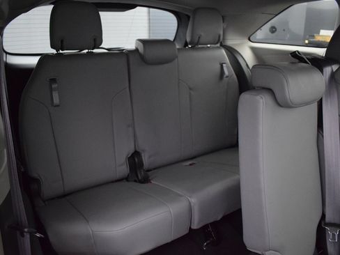 Used 2021 Toyota Sienna XLE FWD image 12