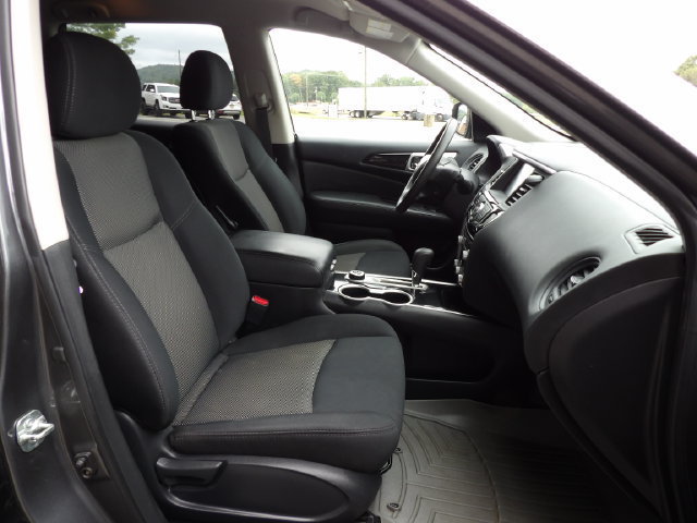 Used 2019 Nissan Pathfinder S AWD/4WD image 16