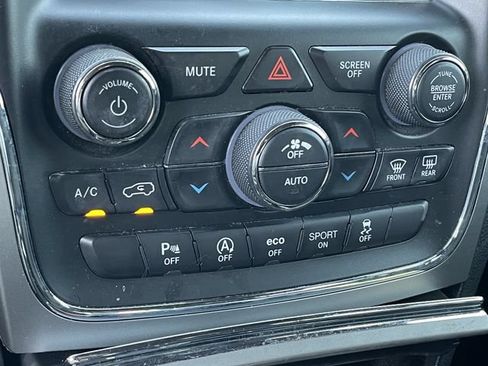 Used 2018 Jeep Grand Cherokee Limited AWD/4WD image 20