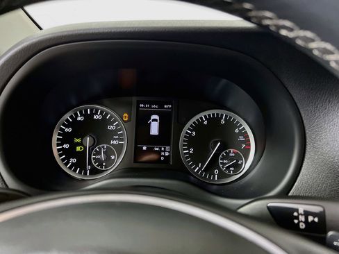 Used 2018 Mercedes-Benz Metris Passenger image 22