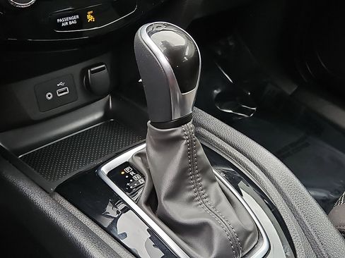 Certified 2021 Nissan Rogue Sport SV image 12