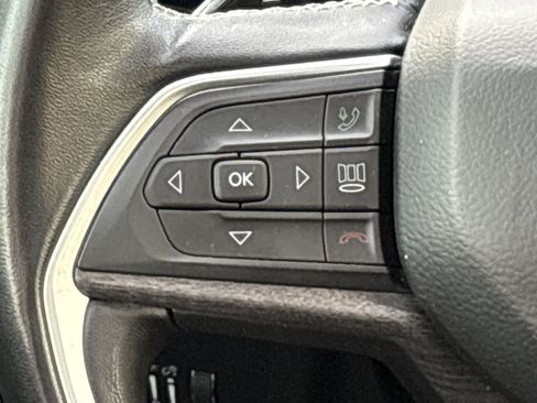 Used 2022 Jeep Grand Cherokee L Limited AWD/4WD image 23