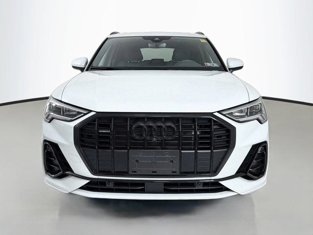 Used 2023 Audi Q3 2.0T Premium Plus w/ Premium Plus Package AWD/4WD image 2