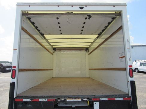 Used 2021 GMC Savana 3500 Extended w/ Power Convenience Package RWD image 17