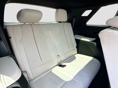 New 2026 Cadillac Vistiq Luxury image 28