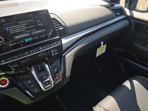Used 2026 Honda Odyssey Elite image 13