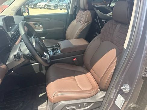 Used 2026 Honda Pilot Elite image 11