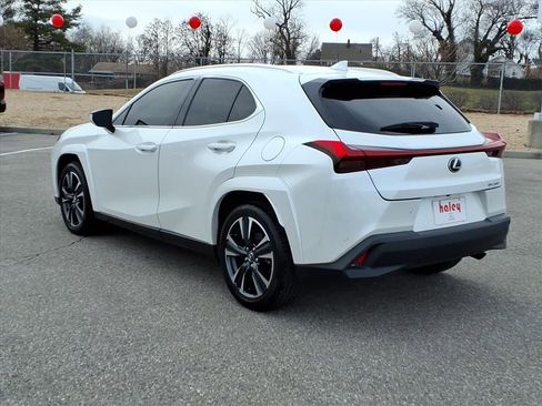 Used 2022 Lexus UX 200 w/ Premium Package image 7