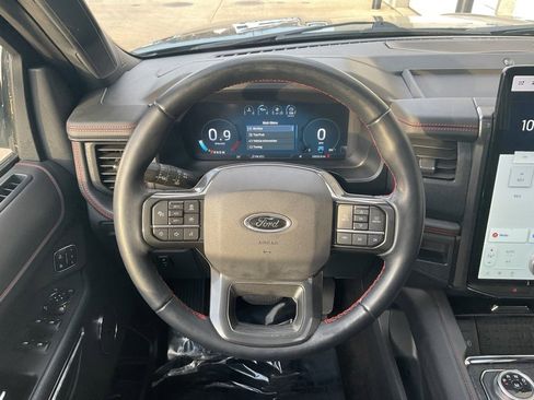 Used 2022 Ford Expedition Limited image 13