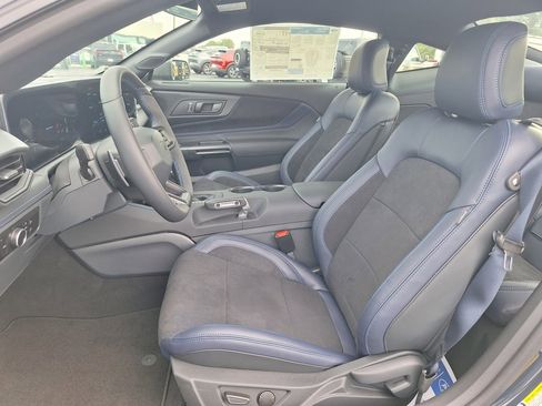 New 2025 Ford Mustang Dark Horse image 4