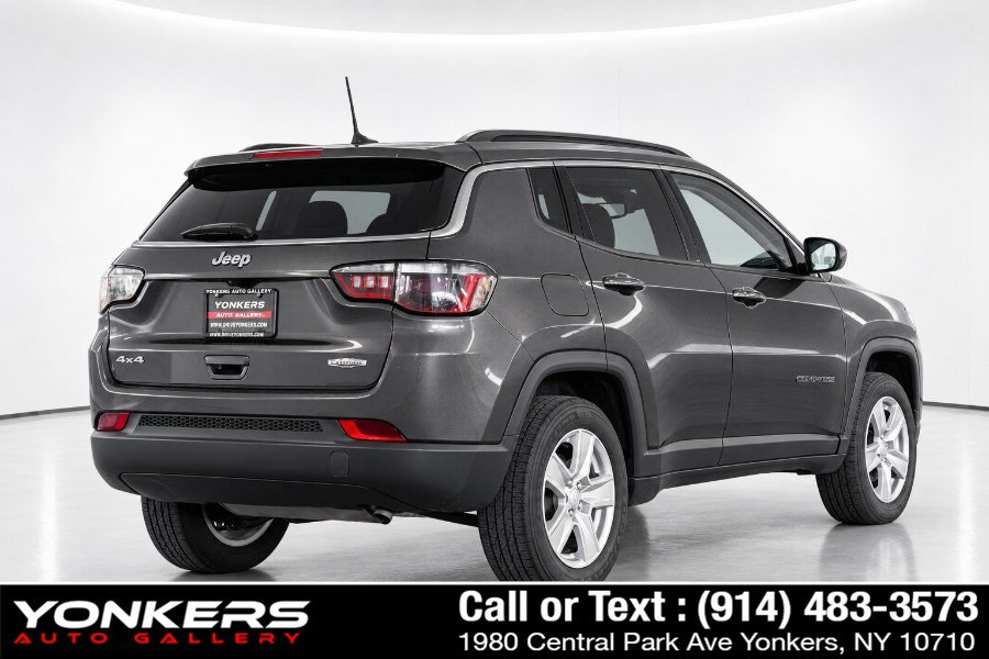Used 2022 Jeep Compass Latitude AWD/4WD image 6