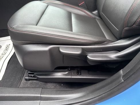 Used 2024 Chevrolet Trax RS w/ Sunroof Package image 15