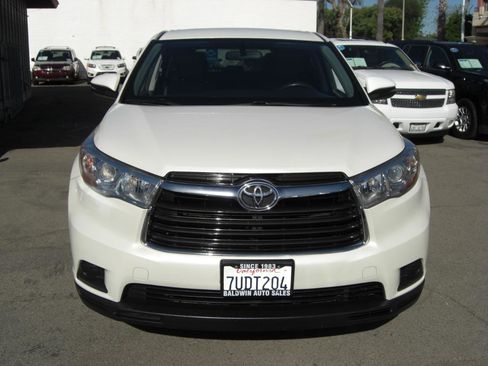 Used 2016 Toyota Highlander LE image 2