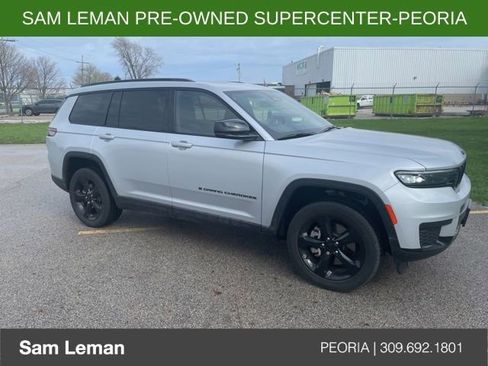 Used 2023 Jeep Grand Cherokee L Laredo image 2