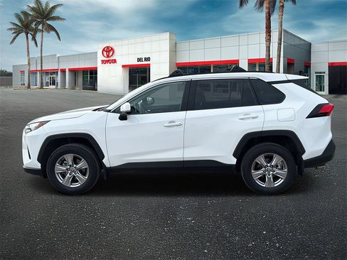 Used 2024 Toyota RAV4 XLE w/ Convenience Package image 5