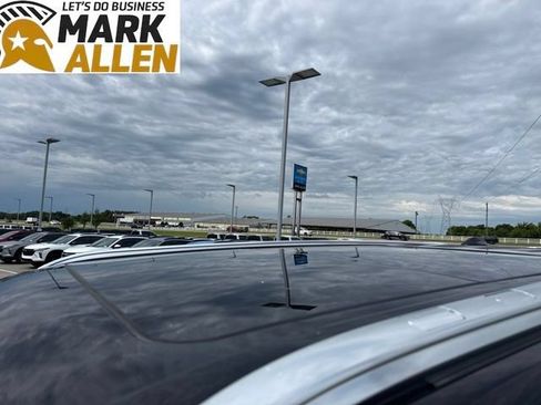 Used 2025 Lincoln Navigator Reserve AWD/4WD image 7