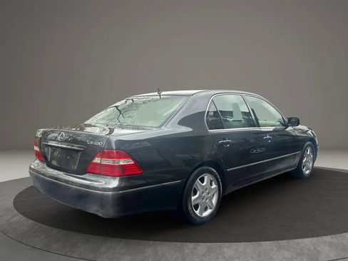 Used 2004 Lexus LS 430 RWD image 4