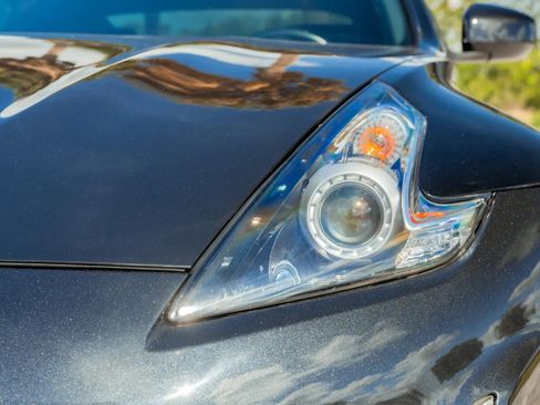 Used 2018 Nissan 370Z Touring RWD image 32