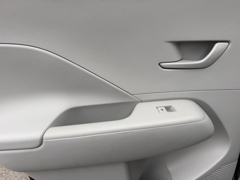 New 2026 Hyundai Kona SE image 9