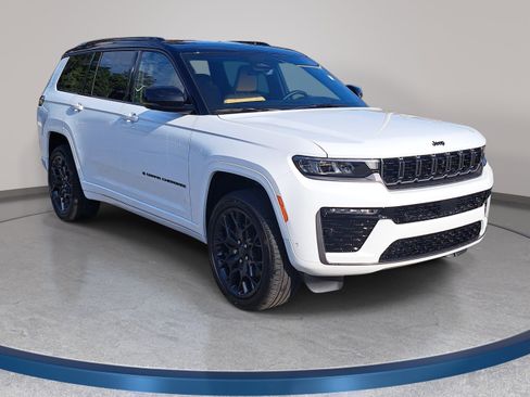 New 2026 Jeep Grand Cherokee L Summit image 3