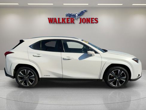 Used 2022 Lexus UX 250h w/ Accessory Package (Z1) image 2