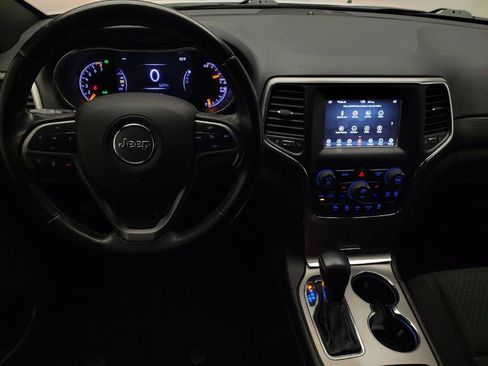 Used 2021 Jeep Grand Cherokee Laredo AWD/4WD image 22
