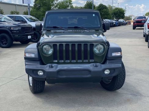 Used 2022 Jeep Wrangler Sport AWD/4WD image 2