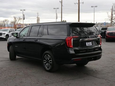Used 2023 GMC Yukon XL AT4 w/ AT4 Premium Package image 4