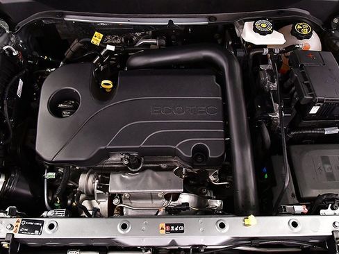 Used 2023 Chevrolet Equinox LT image 32