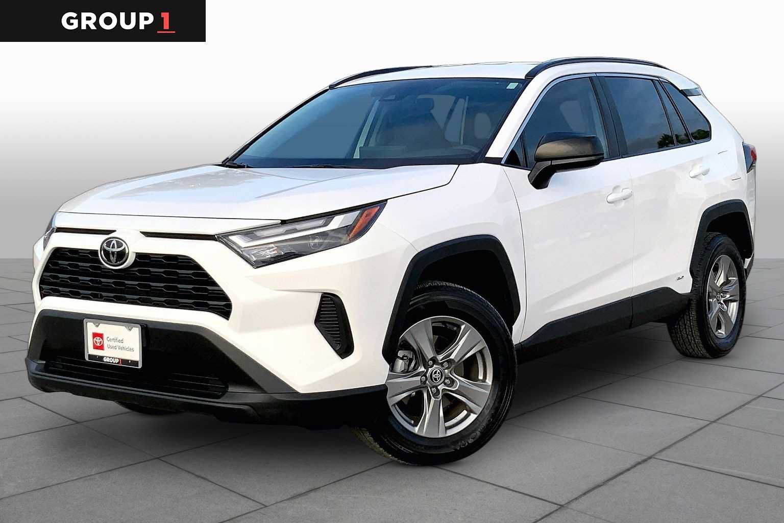 Used 2025 Toyota RAV4 LE AWD/4WD image 1