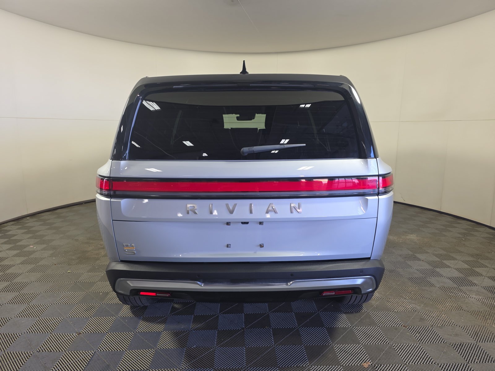 Used 2022 Rivian R1S Launch Edition Quad AWD/4WD image 4