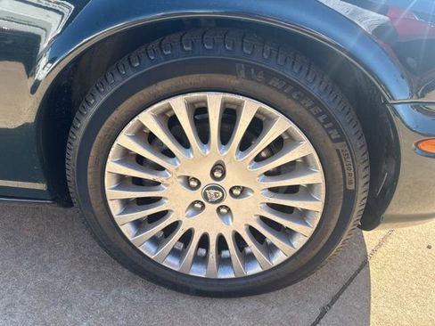 Used 2005 Jaguar XJ8 image 7