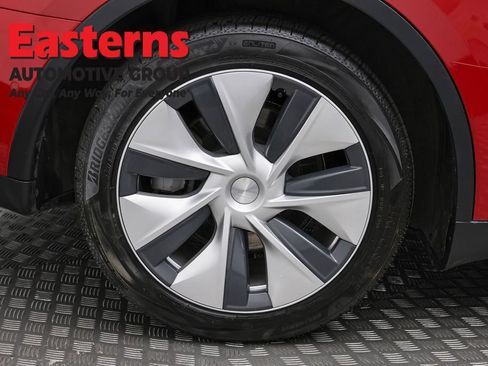 Used 2021 Tesla Model Y Long Range AWD/4WD image 24