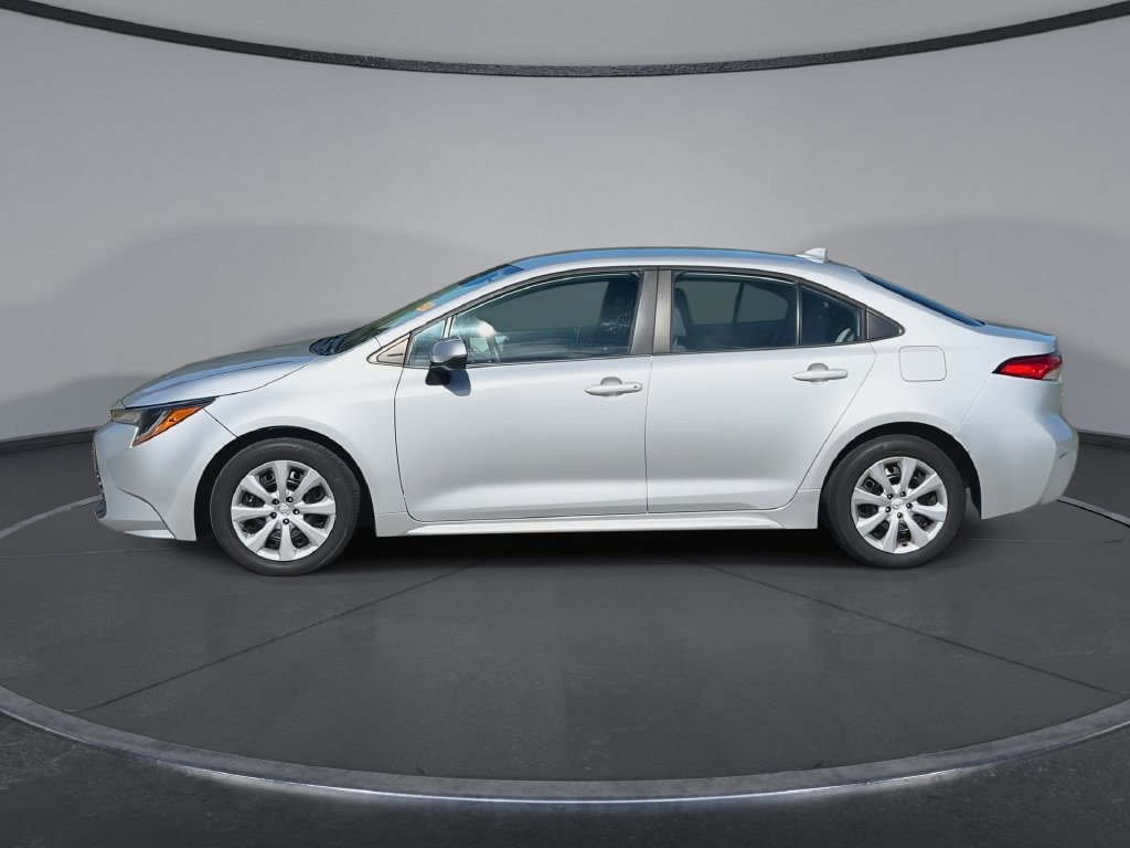 Used 2024 Toyota Corolla LE FWD image 5