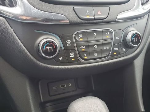 Certified 2022 Chevrolet Equinox LT image 32