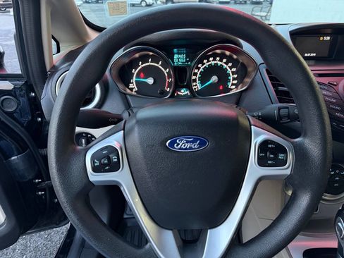 Used 2019 Ford Fiesta SE image 9