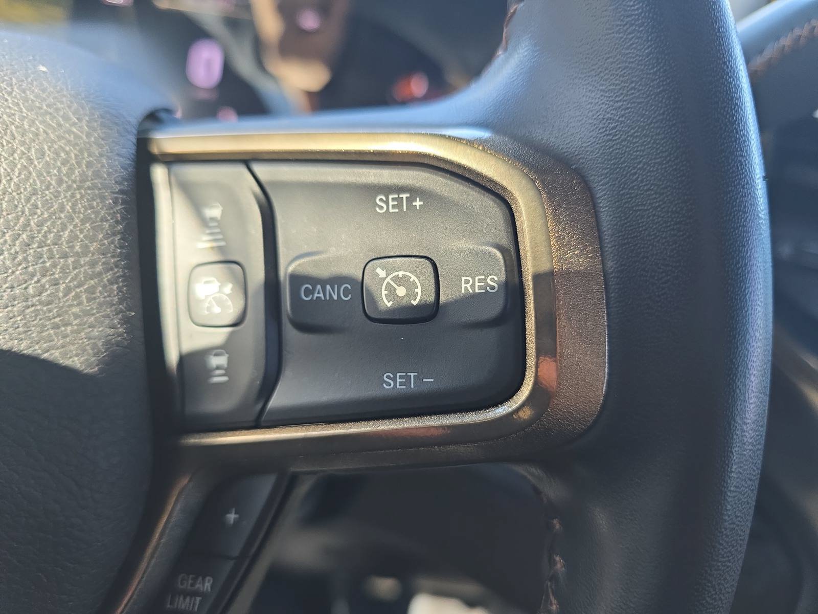 Used 2024 RAM 2500 Limited w/ Safety Group AWD/4WD image 18