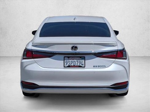 Used 2025 Lexus ES 300h w/ Premium Package FWD image 7