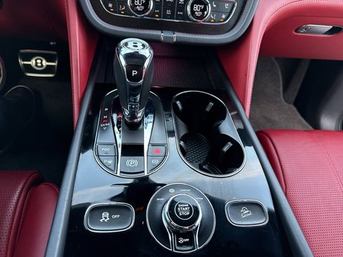 Used 2019 Bentley Bentayga image 87