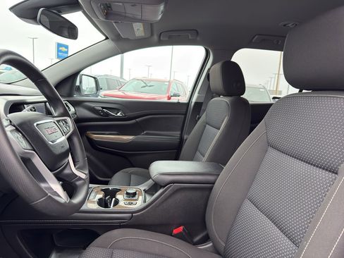 Used 2023 GMC Acadia SLE w/ Driver Convenience Package image 27