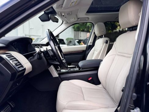 Used 2018 Land Rover Discovery HSE AWD/4WD image 18