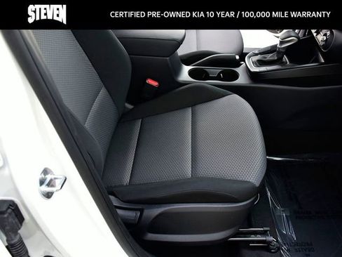 Certified 2025 Kia Soul LX w/ LX Technology Package FWD image 11